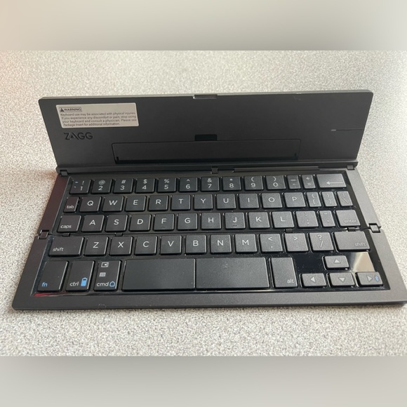 ZAGG Pocket Keyboard For Tablets & Smart Phones - Picture 8 of 11